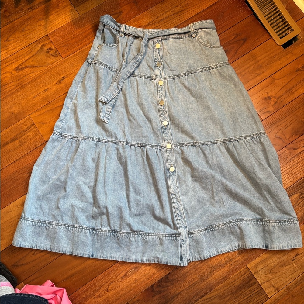 Melanie Lynn🩵Denim blue Button-Down tiered Skirt. 🩵size 16 🩵NWOT